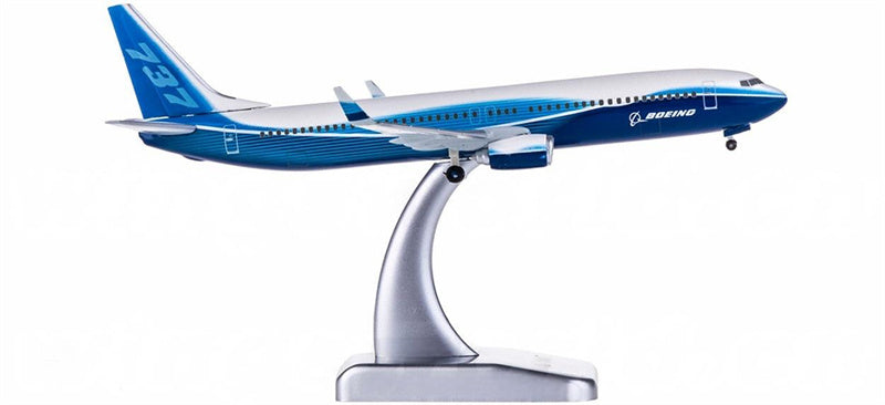 Hogan Boeing 737-900 1:400 Diecast Model view 2