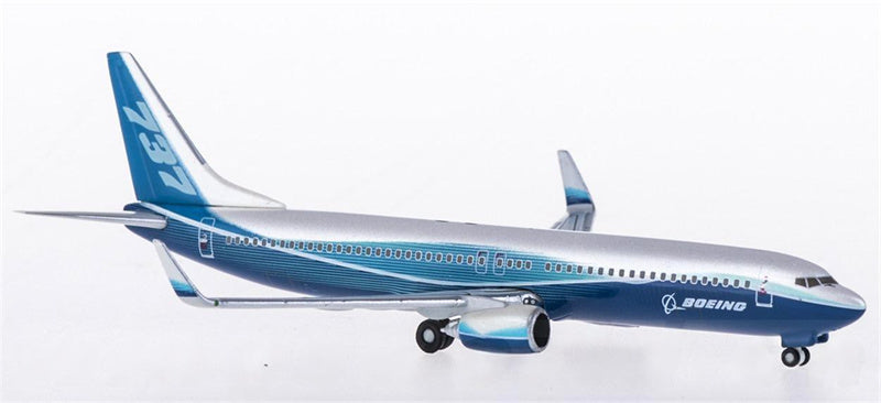 Hogan Boeing 737-900 1:500 Diecast Model view 1