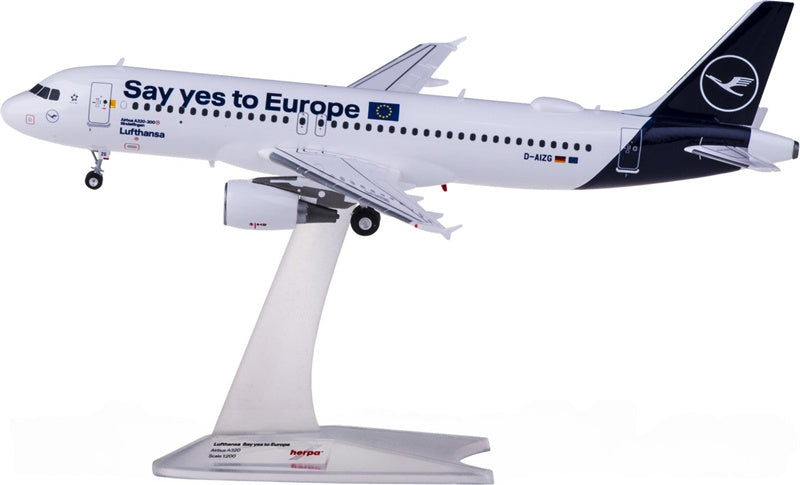 Herpa Lufthansa Airbus A320 D-AIZG Say yes to Europe 1:200 ABS Model view 2