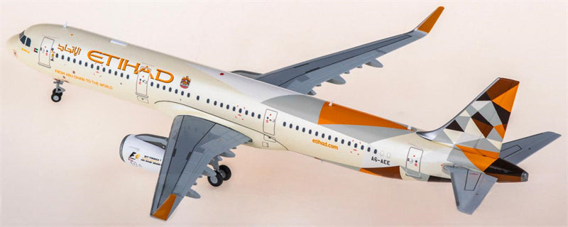 JC Wings 1:200 Etihad Airways Airbus A321 A6-AEE Diecast Model view 3