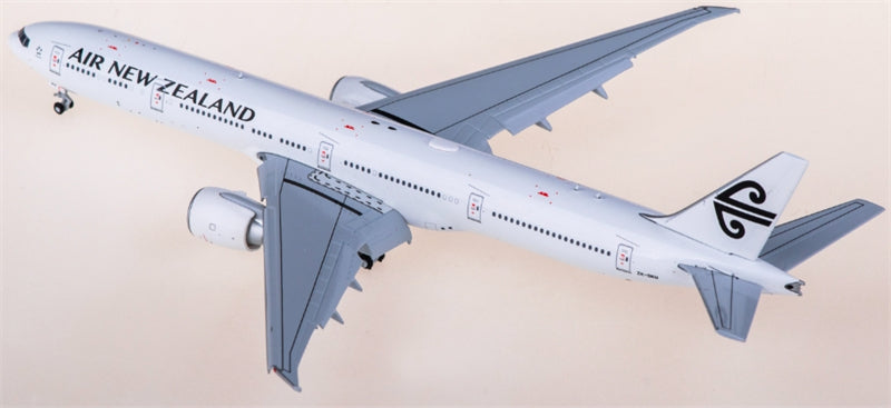 JC Wings Air New Zealand Boeing 777-300ER ZK-OKU Flaps down 1:400 Diecast Model view 3