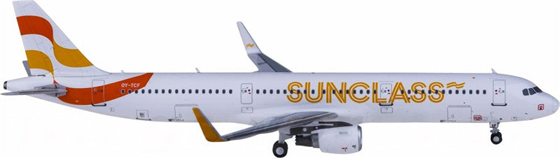 NG Models Sunclass Airlines Airbus A321 OY-TCF 1:400 Diecast Model view 2