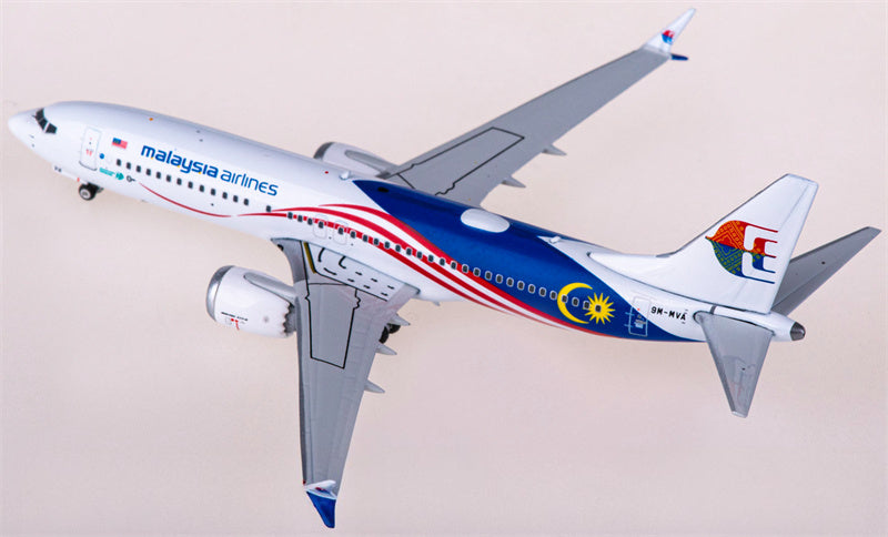 Phoenix Malaysia Airlines Boeing 737 MAX 8 9M-MVA 1:400 Diecast Model view 2