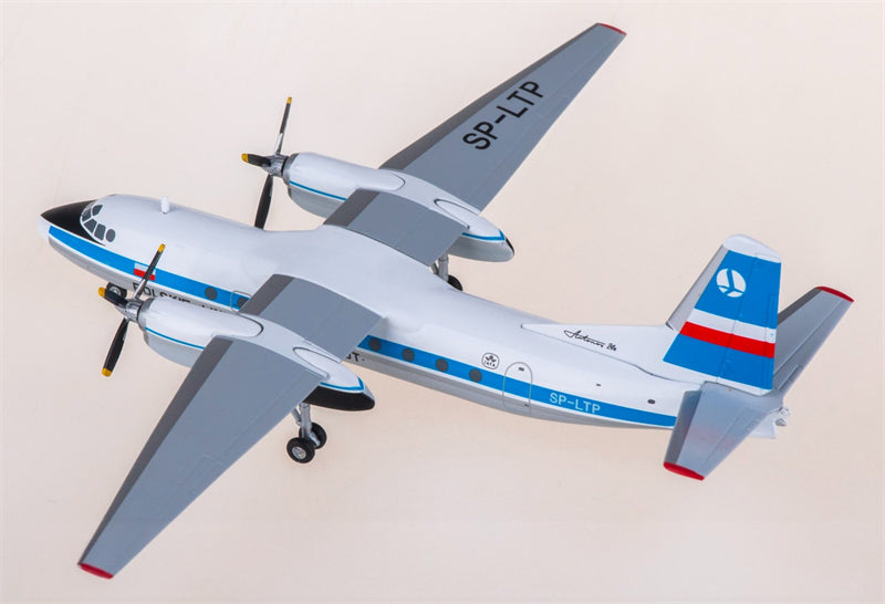 Herpa LOT Antonov AN-24B SP-LTP 1:200 Diecast Model view 2