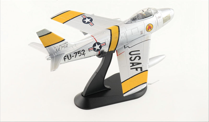 HOBBY MASTER USAF F-86E 334th FIS 1:72 Model 1952 George Andrew Davis Jr.51-2752