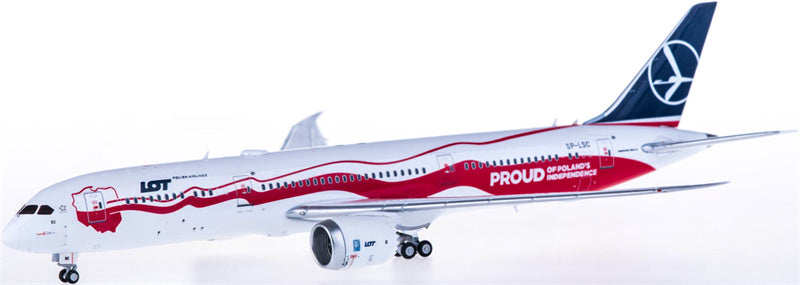 JC Wings 1:400 LOT Boeing 787-9 Proud of Poland's independence SP-LSC Diecast Model view 3