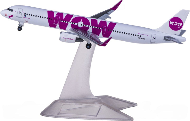Herpa WOW air Airbus A321 TF-DAD 1:500 Diecast Model view 2