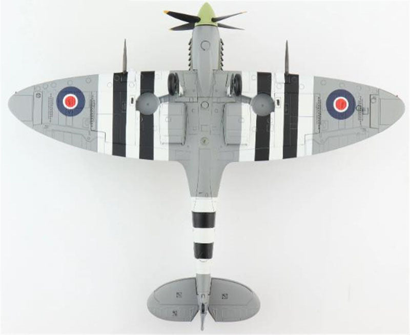 HOBBY MASTER Spitfire Mk.IXe ML407, flown by F/O Johnnie Houlton, 485 (NZ) Squadron, France, September 1944 1/48 Aircraft Pre-built Model