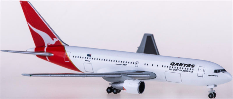 Herpa Qantas for Boeing 767-200 VH-EAJ 1:500 Airplane Pre-built  Airliner Model Display