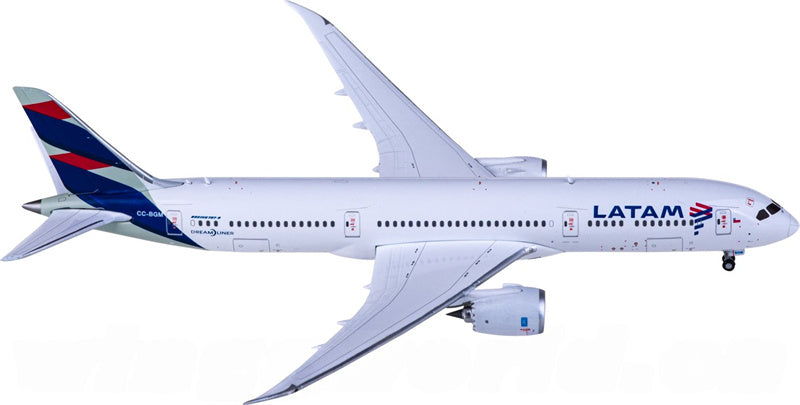 Geminijets LATAM Boeing 787-9 CC-BGM 1:400 Diecast Model view 1
