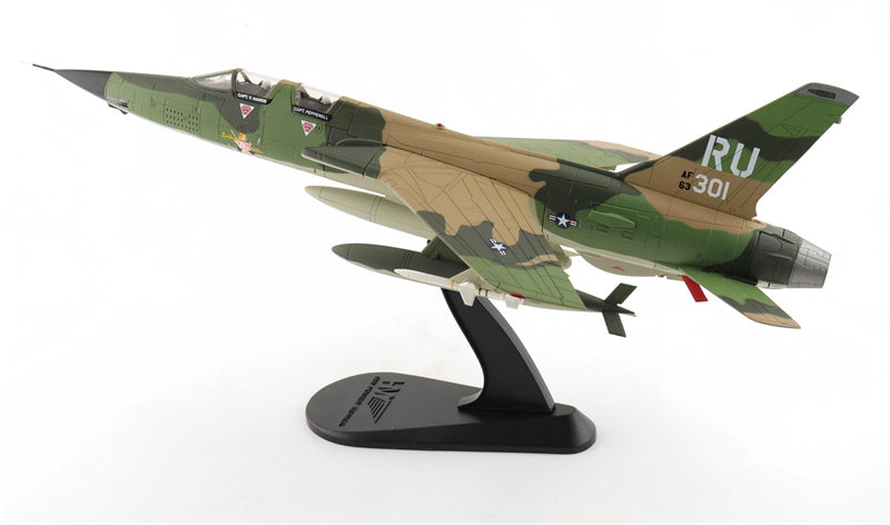 HOBBY MASTER USAF EF-105F Thunderchief 357th TFS 1:72 Model 1968 Limited Edition Jinkin Josie 63-8301