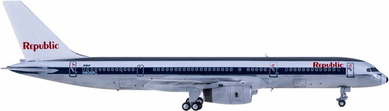 NG Models Republic Airways Boeing 757-200 N606RC 1:400 Diecast Model view 2
