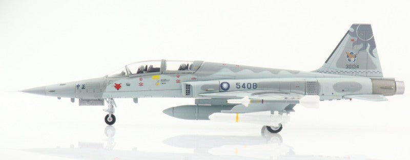 HOBBY MASTER ROCAF / Hualien AB F-5F 401st TFW 12th TRS 1:72 Model 2005   5408