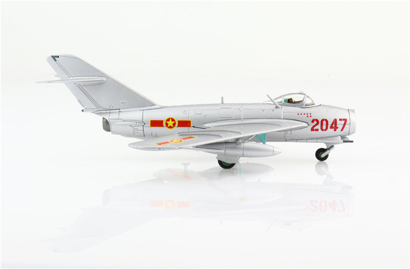 HOBBY MASTER MIG-17 Fresco C 2047, flown by Nguyen Van Bay, 923rd Fighter Rgt. 1972 1/72 Aircraft Pre-built Model