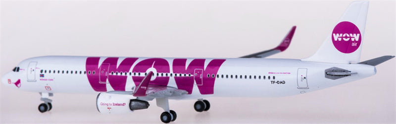 Herpa WOW air Airbus A321 TF-DAD 1:500 Diecast Model view 4