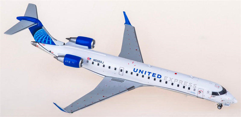 Geminijets 1:200 United Airlines Bombardier CRJ550 N506GJ Diecast Model view 3