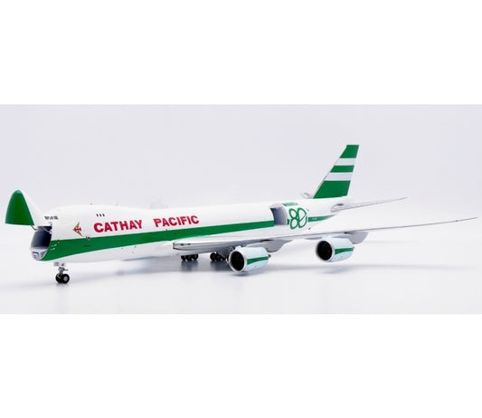 JC Wings 1:200 Cathay Pacific Airways B747-8F  B-LJE Interactive Series DIECAST Model