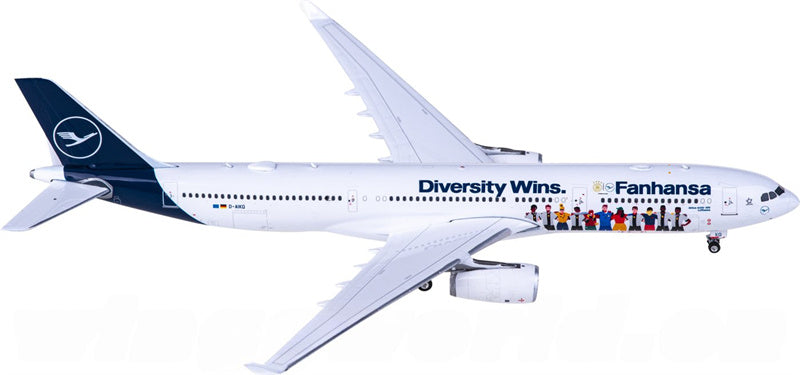 Phoenix Lufthansa Airbus A330-300 D-AIKQ 1:400 Diecast Model view 2