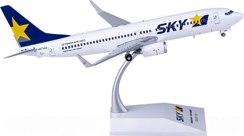 JC Wings Skymark Airlines Boeing 737-800 JA73AA 1:200 Diecast Model view 2