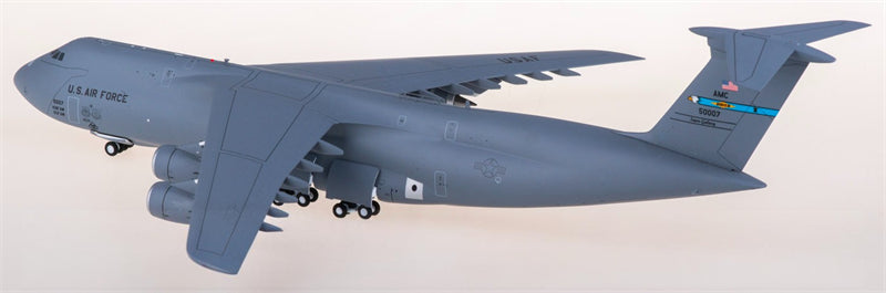 Geminijets USAF Lockheed C-5M Super Galaxy 85-0007 1:200 Diecast Model view 3
