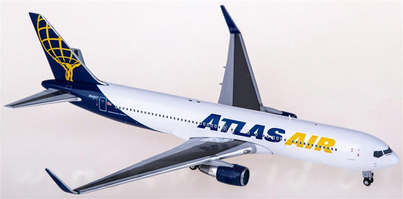 Geminijets Atlas Air Boeing 767-300ER N649GT 1:400 Diecast Model view 1