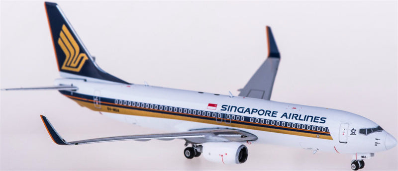 Phoenix Singapore Airlines Boeing 737-800 9V-MGA 1:400 Diecast Model view 2