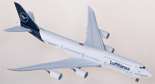 NG Models Lufthansa Boeing 747-8 D-ABYC 1:400 Diecast Model view 1