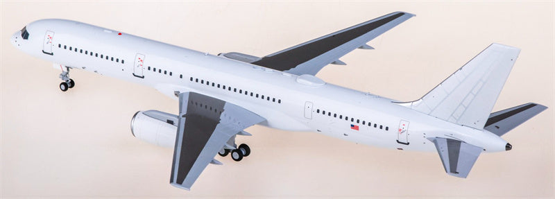NG Models 1:200 USAF Boeing 757-200 C-32B 932132 Diecast Model view 3