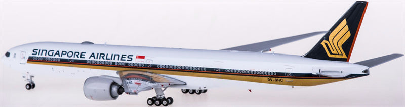 Phoenix Singapore Airlines Boeing 777-300ER 9V-SNC 1:400 Diecast Model view 2