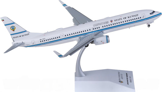 JC Wings State of Kuwait Boeing 737-900ER 9K-GCC Flaps Down 1:200 Diecast Model view 1