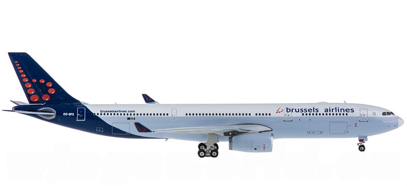 Phoenix Brussels Airlines Airbus A330-300 OO-SFX 1:400 Diecast Model view 1