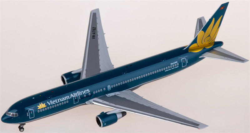 Phoenix Vietnam Airlines Boeing 767-300ER VN-A762 1:400 Diecast Model view 2