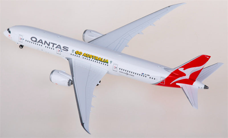 Phoenix 1:400 Qantas Boeing 787 VH-ZNH Diecast Model view 1