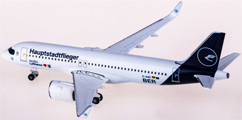Herpa Lufthansa Airbus A320neo D-AINZ 1:500 Diecast Model view 2