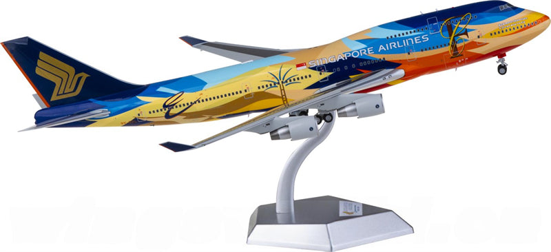 SQ Wings Singapore Airlines Boeing 747-400 9V-SPL 1:200 Diecast Model view 2