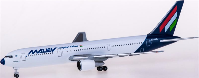 Herpa Malev Boeing 767-300 HA-LHC 1:500 Diecast Model view 3