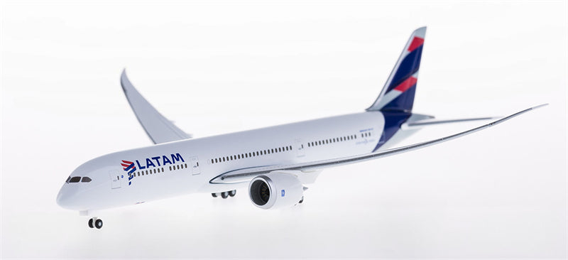 Hogan Latam Boeing 787-9 1:400 Diecast Model view 1