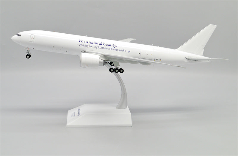 JC Wings Lufthansa Boeing 777-200LRF D-ALFJ Flaps Down 1:200 Diecast Model view 3