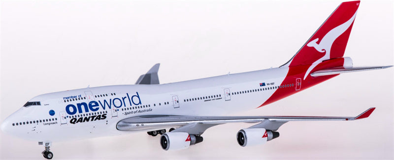 Phoenix Qantas Boeing 747-400ER VH-OEF member of oneworld 1:400 Diecast Model view 1