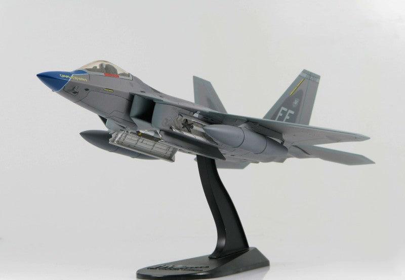 HOBBYMASTER USAF F-22A 192nd FW 1:72 Model 2010  Cripes A'Mighty