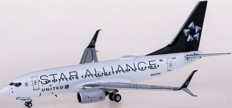 NG Models United Airlines Boeing 737-700 N13720 Star Alliance 1:400 Diecast Model view 3