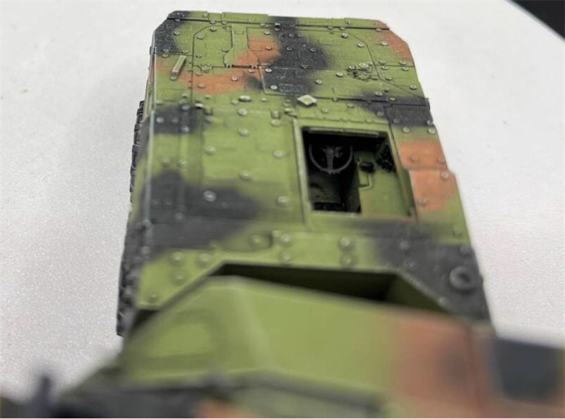 AM German Boxer armored vehicle RCH155mm howitzer GTK 1:72 Tank Pre-built Model