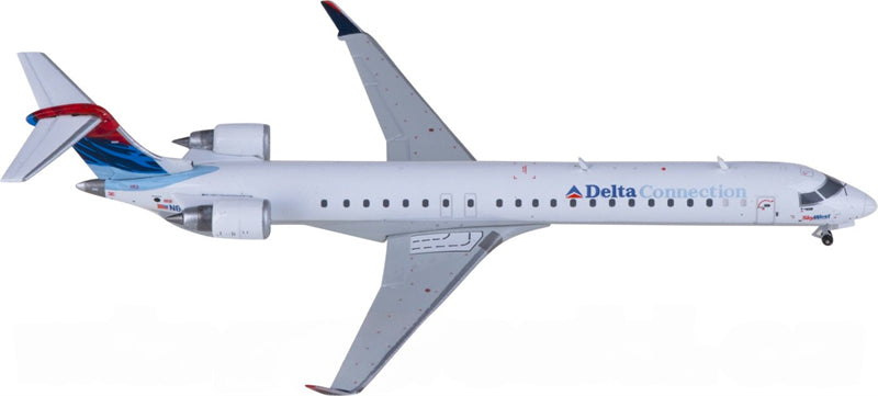 Geminijets Delta Air Lines for Bombardier CRJ900ER N806SK 1:400 Airplane Pre-built Airliner Model Display
