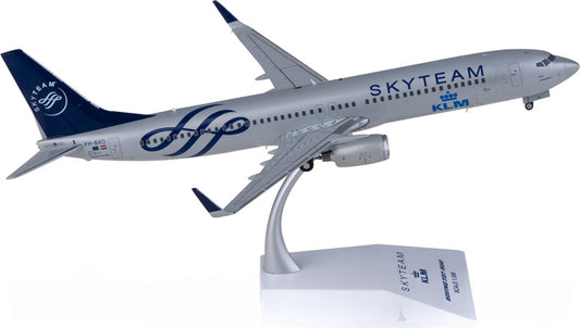 JC Wings KLM Boeing 737-900 PH-BXO SkyTeam 1:200 Diecast Model view 1
