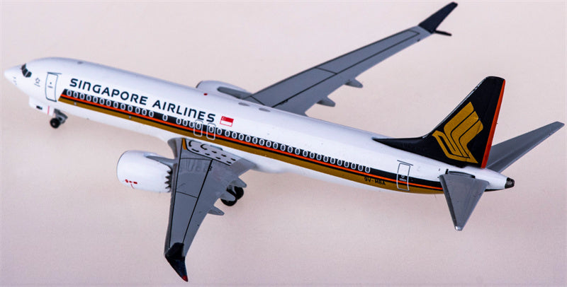 AeroClassics Singapore Airlines Boeing 737 MAX 8 9V-MBA 1:400 Diecast Model view 2