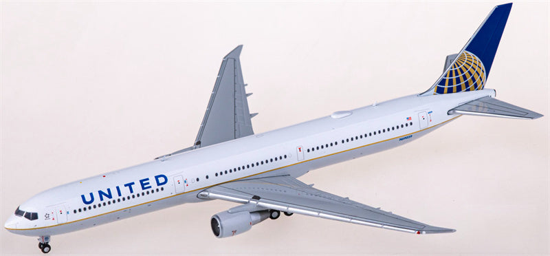 Geminijets United Airlines Boeing 767-400ER N69059 1:400 Diecast Model view 4