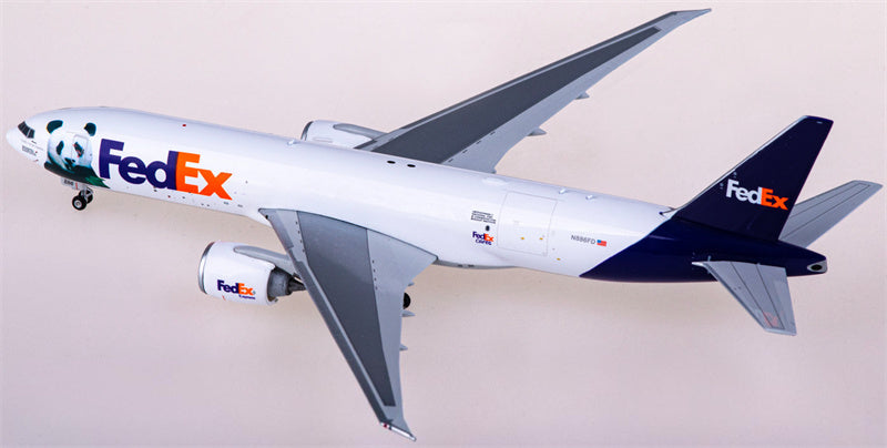 Phoenix FedEx Boeing 777-200F N886FD 1:400 Diecast Model view 3