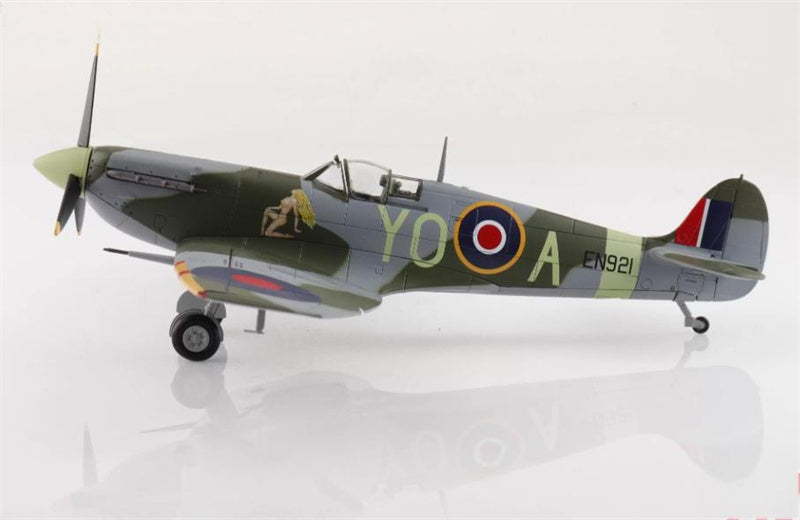 HOBBY MASTER Spitfire Mk. Vb EN921 flown by F/O Jack Sheppard No. 401 Sqn. RCAF 1943 1:48 Airplane Pre-built Model