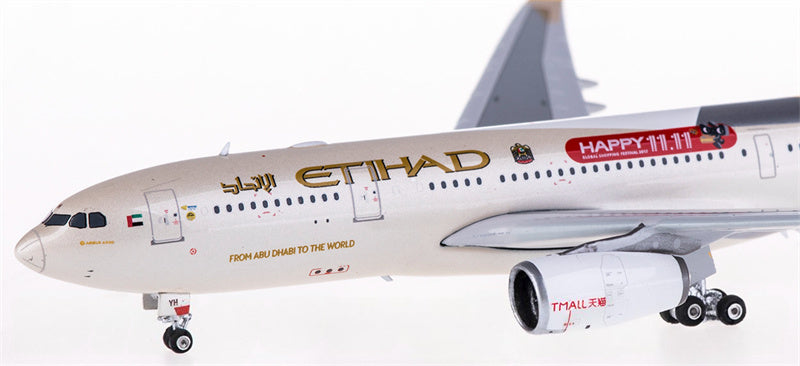 Phoenix Etihad Airways Airbus A330-200 A6-EYH 1:400 Diecast Model view 2