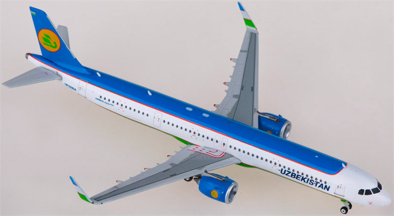 Phoenix Uzbekistan Airways Airbus A321neo UK32104 1:400 Diecast Model view 2